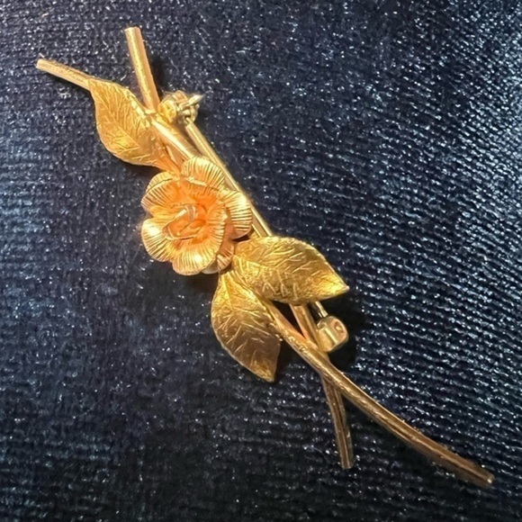 Krementz Vintage Rose Gold Dainty Rose Brooch Pin - Picture 4 of 9